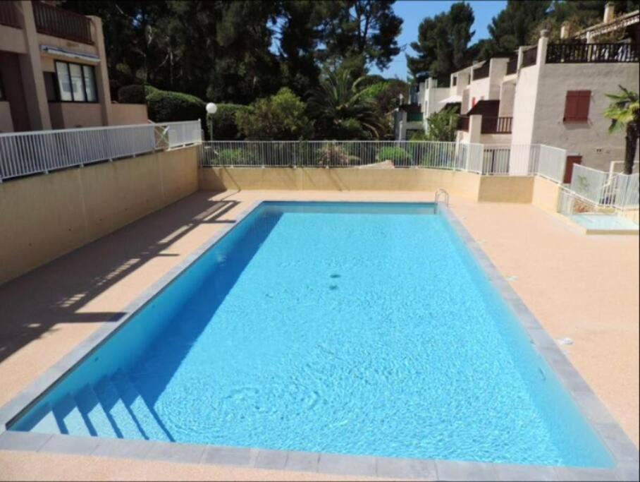 Superbe Appartement En Bord De Mer Bandol Bagian luar foto